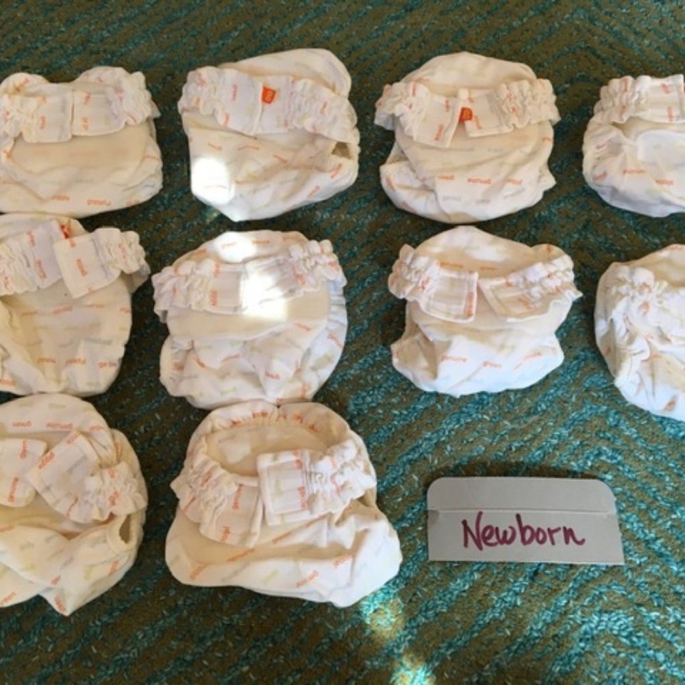 Brand new newborn cloth diapers / gDiapers